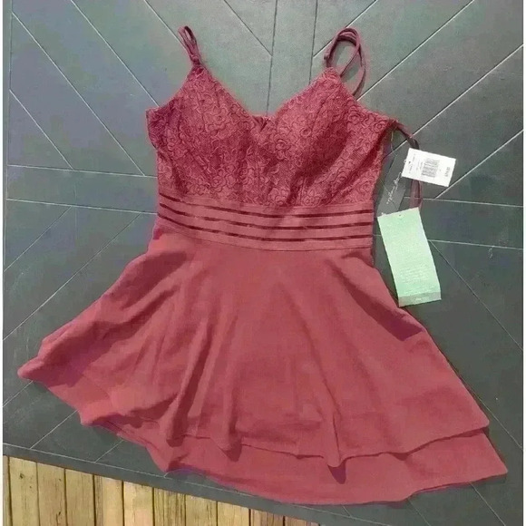 $79 City Triangles Size 11 Elastic Waist Short Dress Juniors Burgundy Flare - Picture 2 of 10
